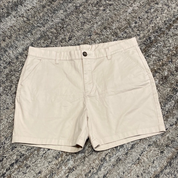 chubbies Other - Chubbies orginal 5.5 inch inseam men’s khaki shorts sz 38